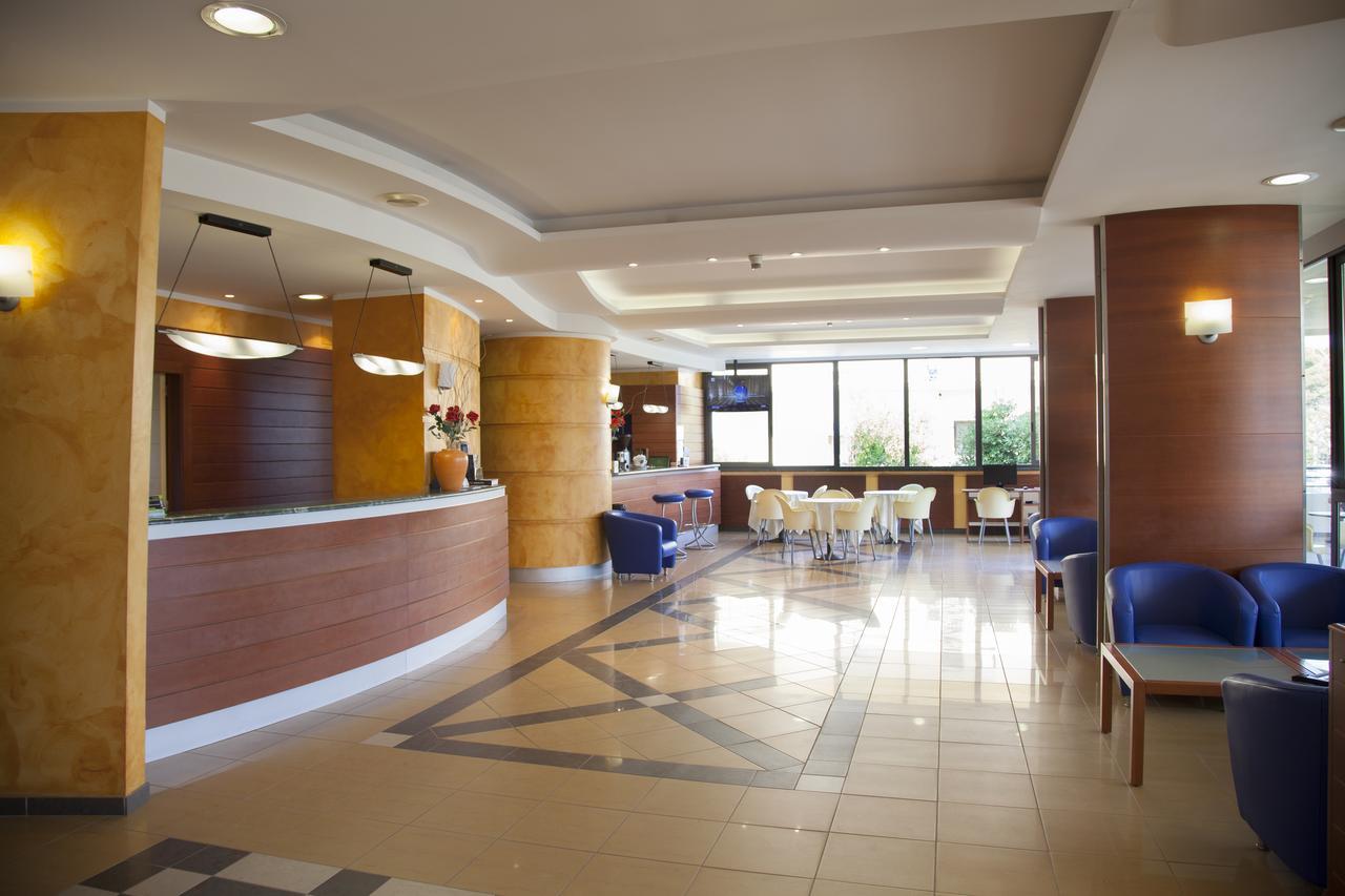 Hotel Atlas Alba Adriatica Exterior photo