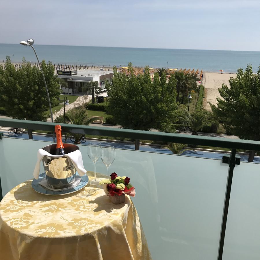 Hotel Atlas Alba Adriatica Exterior photo