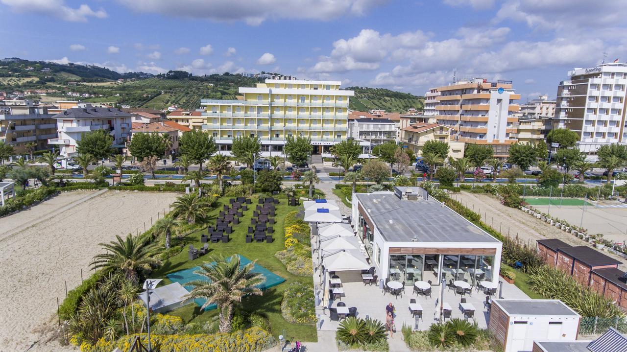Hotel Atlas Alba Adriatica Exterior photo