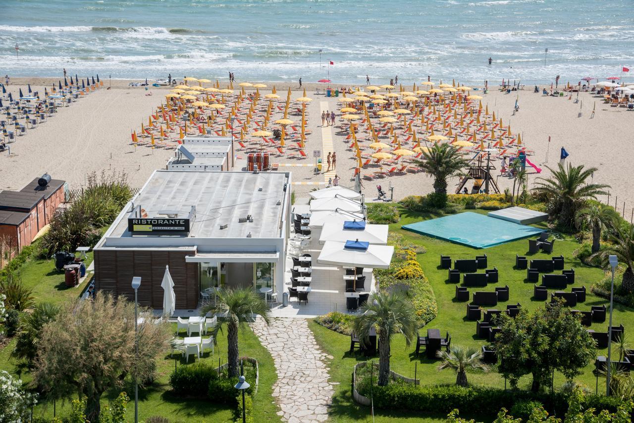 Hotel Atlas Alba Adriatica Exterior photo
